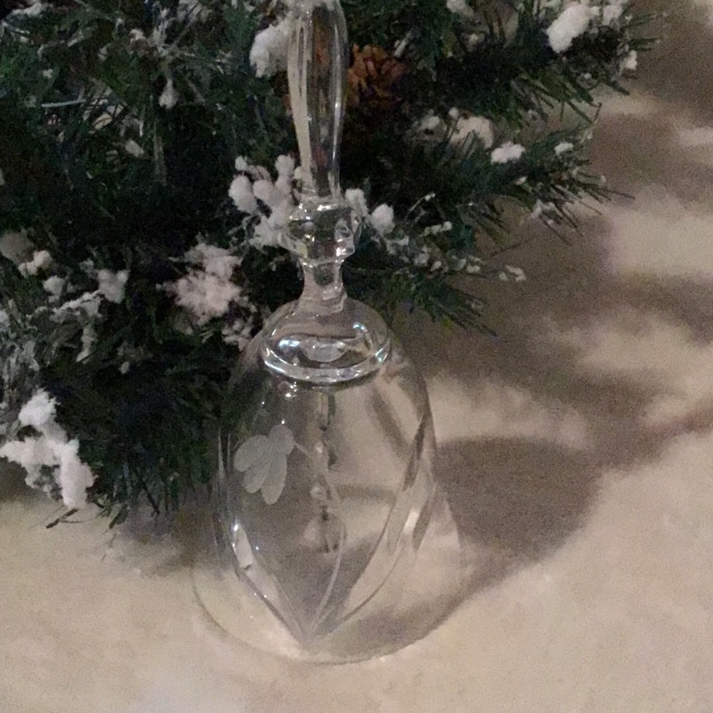 Cor Snowdrop Table Bell- Germany - Picture 3 of 5